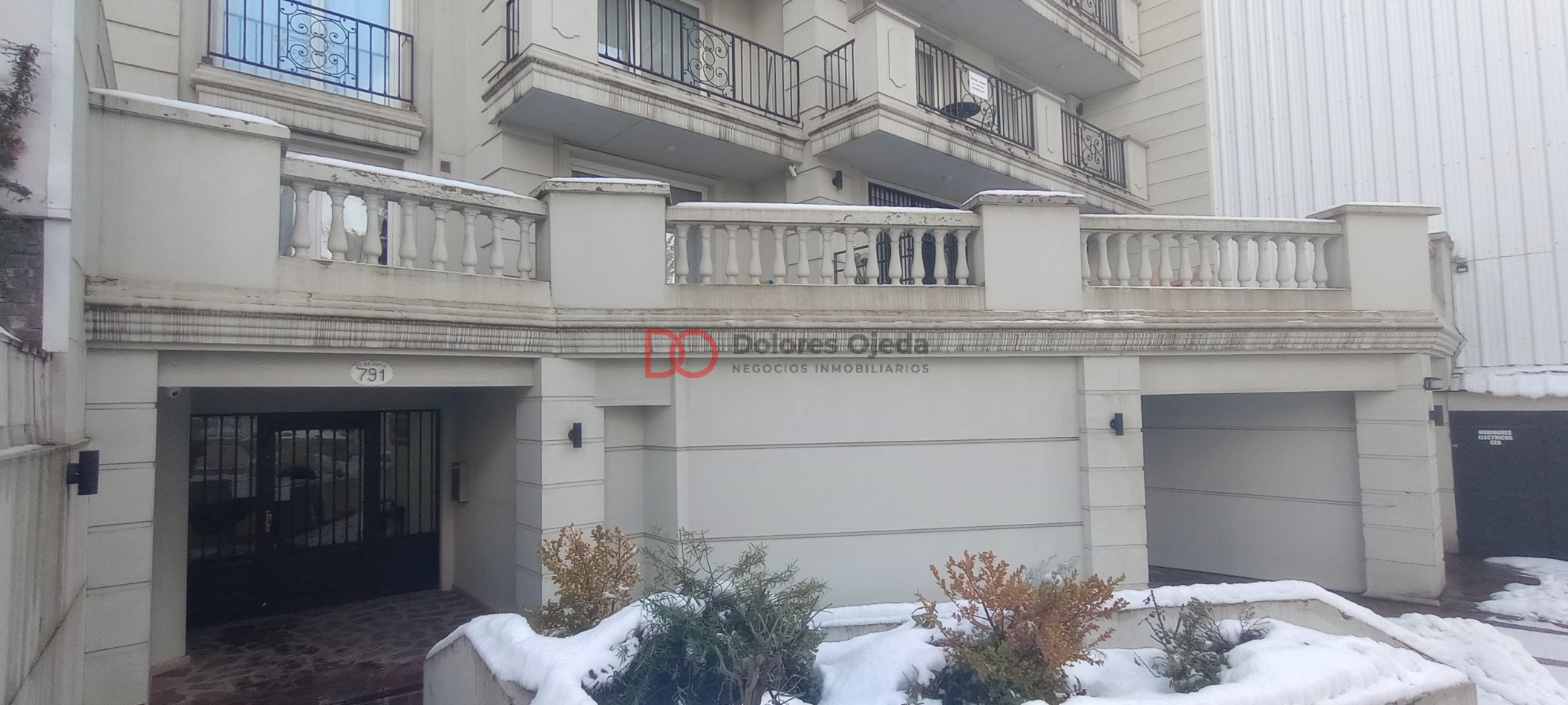 Planta baja con jardin urbana