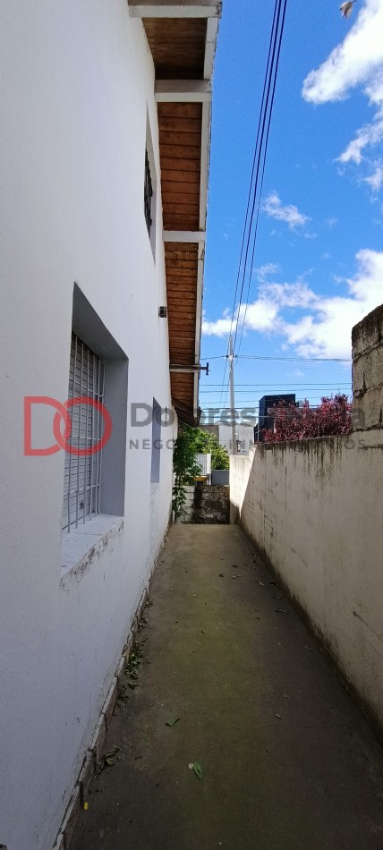 Alquiler casa urbana mas departamento o local comercial